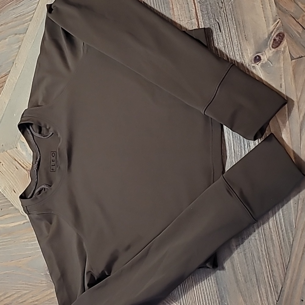Fleo long sleeve crop top